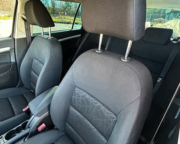 Шкода Октавия 2011 в Житомире на Automoto.ua Серый Шкода Октавия, объемом двигателя 1.8 л и пробегом 167 тыс. км за 7800 $, фото 11 на Automoto.ua