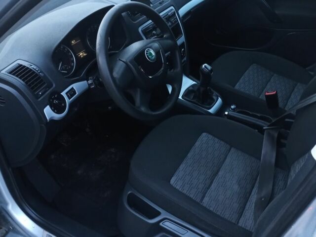 Серый Шкода Октавия, объемом двигателя 1.6 л и пробегом 257 тыс. км за 6450 $, фото 4 на Automoto.ua