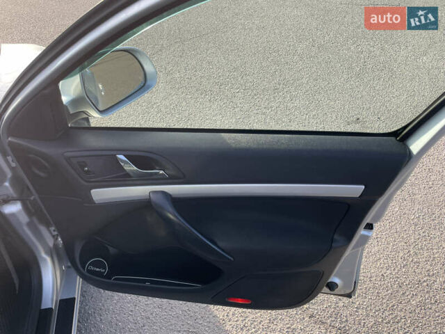 Серый Шкода Октавия, объемом двигателя 1.6 л и пробегом 295 тыс. км за 6800 $, фото 15 на Automoto.ua