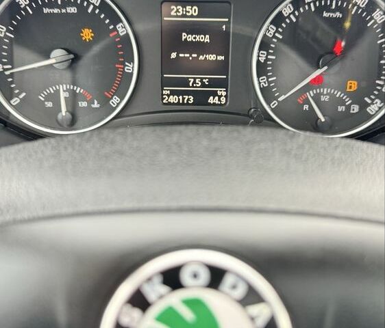 Шкода Октавія 2011 у Кропивницькому (Кіровограді) на Automoto.ua Сірий Шкода Октавія, об'ємом двигуна 1.8 л та пробігом 240 тис. км за 7900 $, фото 11 на Automoto.ua