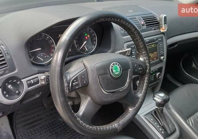 Серый Шкода Октавия, объемом двигателя 1.6 л и пробегом 202 тыс. км за 9500 $, фото 3 на Automoto.ua