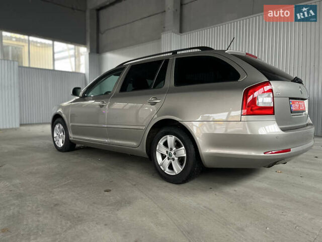 Сірий Шкода Октавія, об'ємом двигуна 1.6 л та пробігом 208 тис. км за 9150 $, фото 1 на Automoto.ua
