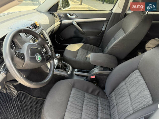 Серый Шкода Октавия, объемом двигателя 1.6 л и пробегом 344 тыс. км за 8700 $, фото 14 на Automoto.ua