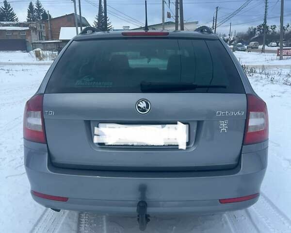 Серый Шкода Октавия, объемом двигателя 1.6 л и пробегом 285 тыс. км за 8400 $, фото 4 на Automoto.ua