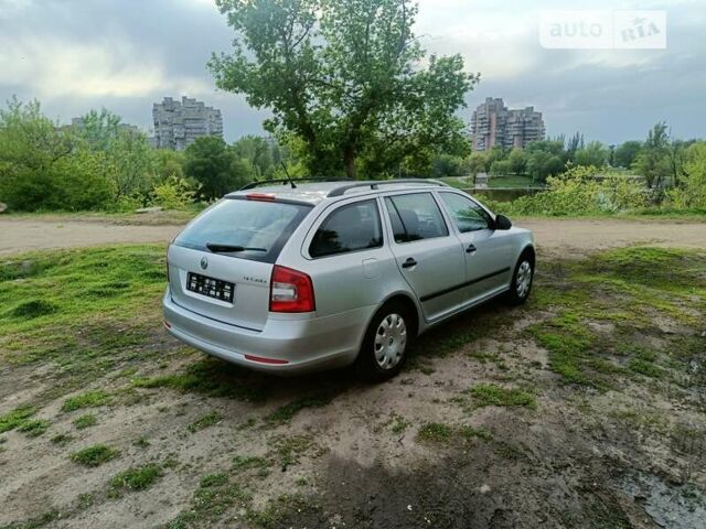 Сірий Шкода Октавія, об'ємом двигуна 1.2 л та пробігом 120 тис. км за 8000 $, фото 3 на Automoto.ua