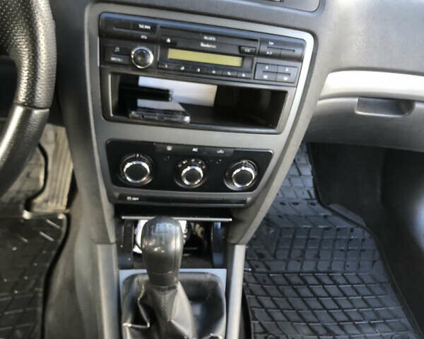 Серый Шкода Октавия, объемом двигателя 1.6 л и пробегом 248 тыс. км за 6700 $, фото 11 на Automoto.ua