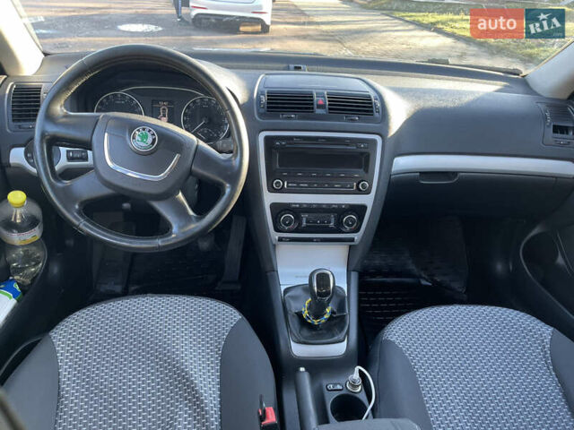 Серый Шкода Октавия, объемом двигателя 1.6 л и пробегом 285 тыс. км за 7500 $, фото 14 на Automoto.ua