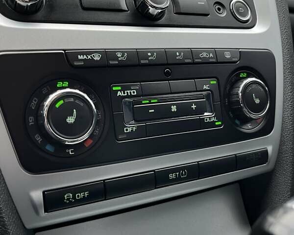 Серый Шкода Октавия, объемом двигателя 1.99 л и пробегом 234 тыс. км за 9800 $, фото 41 на Automoto.ua