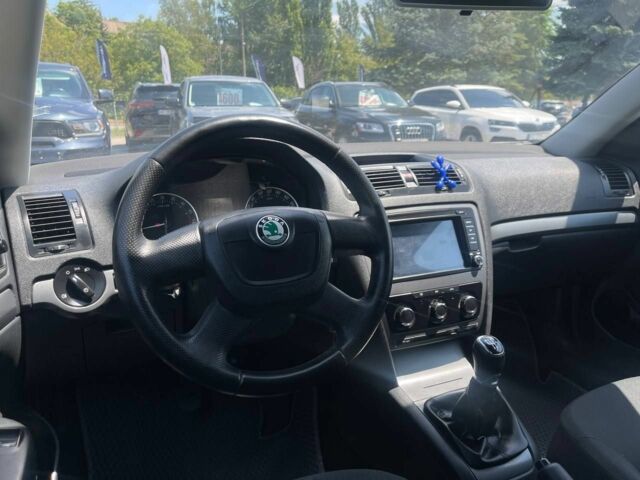 Серый Шкода Октавия, объемом двигателя 1.6 л и пробегом 187 тыс. км за 7800 $, фото 10 на Automoto.ua