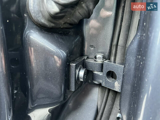 Серый Шкода Октавия, объемом двигателя 2 л и пробегом 211 тыс. км за 12950 $, фото 140 на Automoto.ua