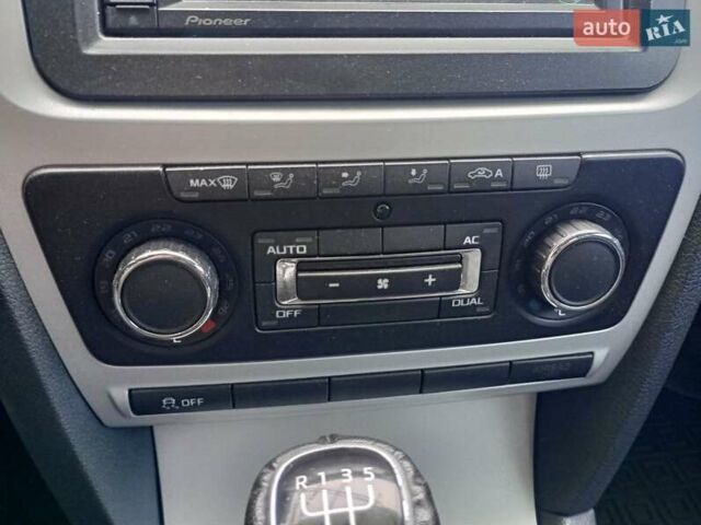 Серый Шкода Октавия, объемом двигателя 1.6 л и пробегом 269 тыс. км за 8600 $, фото 18 на Automoto.ua