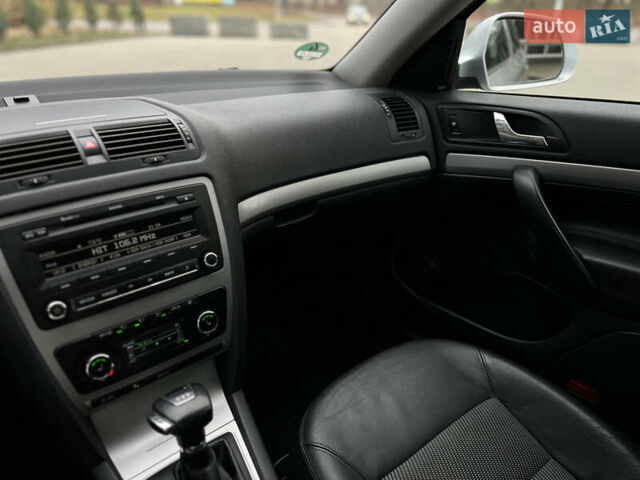 Сірий Шкода Октавія, об'ємом двигуна 1.4 л та пробігом 180 тис. км за 7299 $, фото 25 на Automoto.ua