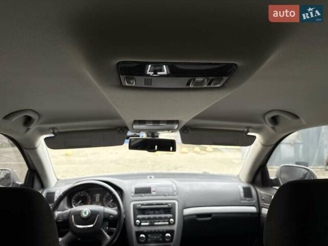 Серый Шкода Октавия, объемом двигателя 1.97 л и пробегом 277 тыс. км за 8900 $, фото 6 на Automoto.ua