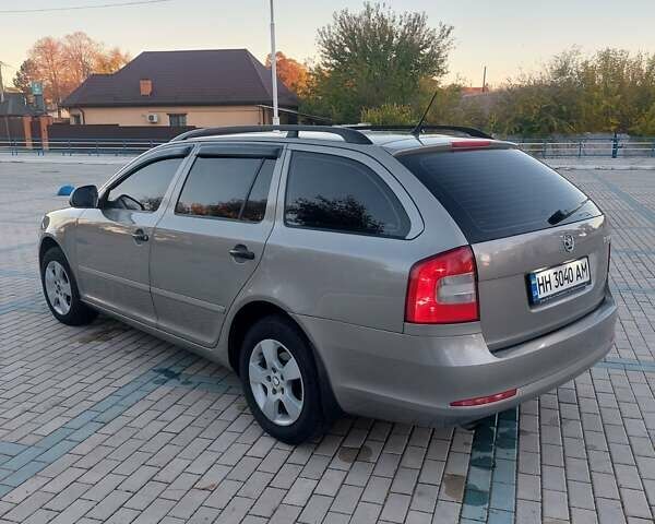 Серый Шкода Октавия, объемом двигателя 1.2 л и пробегом 206 тыс. км за 7300 $, фото 2 на Automoto.ua