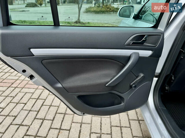 Сірий Шкода Октавія, об'ємом двигуна 1.6 л та пробігом 181 тис. км за 8799 $, фото 12 на Automoto.ua