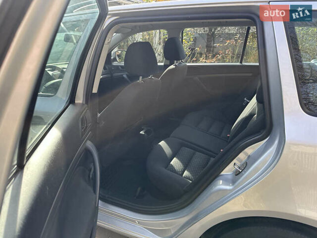 Серый Шкода Октавия, объемом двигателя 1.6 л и пробегом 374 тыс. км за 6600 $, фото 10 на Automoto.ua