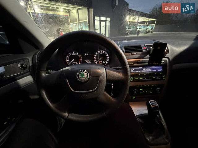 Сірий Шкода Октавія, об'ємом двигуна 1.8 л та пробігом 300 тис. км за 5550 $, фото 20 на Automoto.ua