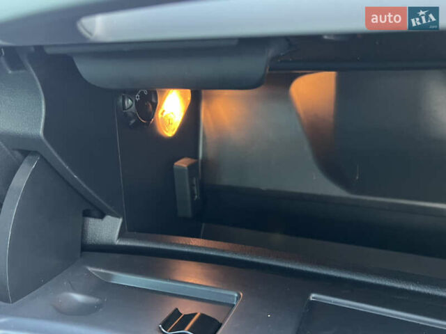 Серый Шкода Октавия, объемом двигателя 2 л и пробегом 211 тыс. км за 13200 $, фото 178 на Automoto.ua