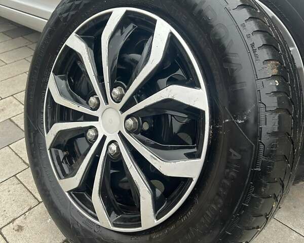 Серый Шкода Октавия, объемом двигателя 1.6 л и пробегом 211 тыс. км за 9449 $, фото 19 на Automoto.ua