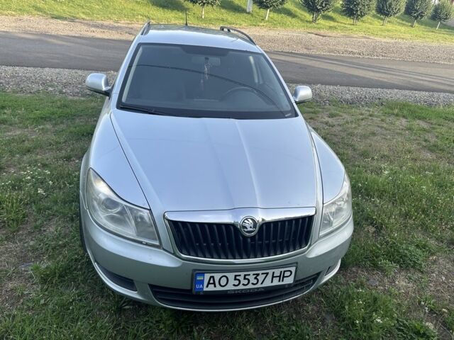 Серый Шкода Октавия, объемом двигателя 1.6 л и пробегом 350 тыс. км за 6000 $, фото 2 на Automoto.ua