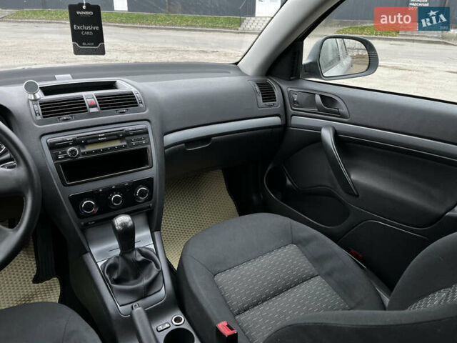 Серый Шкода Октавия, объемом двигателя 1.6 л и пробегом 331 тыс. км за 6650 $, фото 33 на Automoto.ua