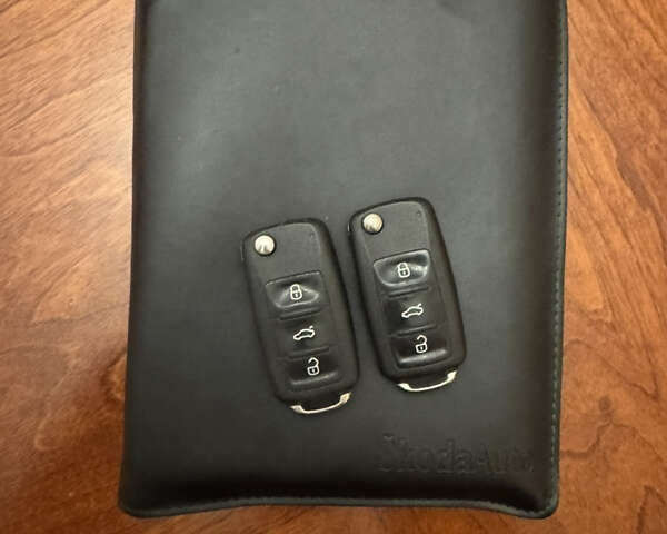 Сірий Шкода Октавія, об'ємом двигуна 1.6 л та пробігом 181 тис. км за 8799 $, фото 38 на Automoto.ua