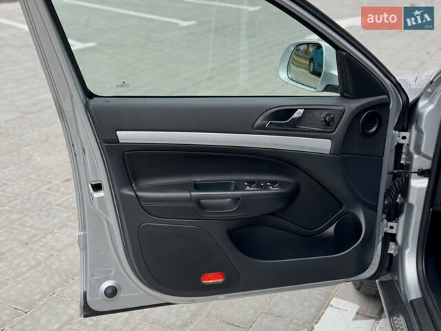 Серый Шкода Октавия, объемом двигателя 1.98 л и пробегом 186 тыс. км за 10799 $, фото 15 на Automoto.ua