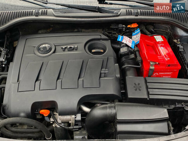 Шкода Октавия 2011 в Мукачеве на Automoto.ua Серый Шкода Октавия, объемом двигателя 1.6 л и пробегом 273 тыс. км за 8000 $, фото 53 на Automoto.ua