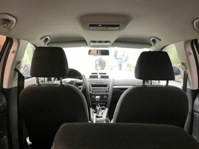 Сірий Шкода Октавія, об'ємом двигуна 1.6 л та пробігом 241 тис. км за 8048 $, фото 1 на Automoto.ua