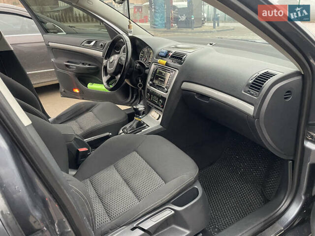 Серый Шкода Октавия, объемом двигателя 1.97 л и пробегом 350 тыс. км за 7900 $, фото 39 на Automoto.ua