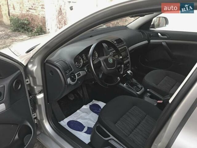 Шкода Октавия 2011 в Луцке на Automoto.ua Серый Шкода Октавия, объемом двигателя 0 л и пробегом 187 тыс. км за 7850 $, фото 20 на Automoto.ua