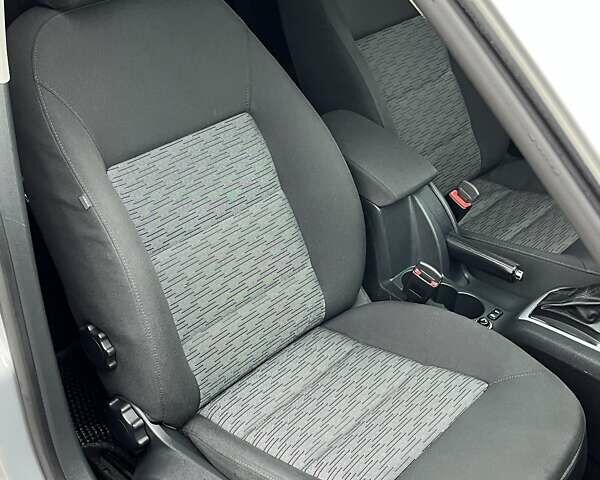 Серый Шкода Октавия, объемом двигателя 1.99 л и пробегом 234 тыс. км за 9800 $, фото 47 на Automoto.ua