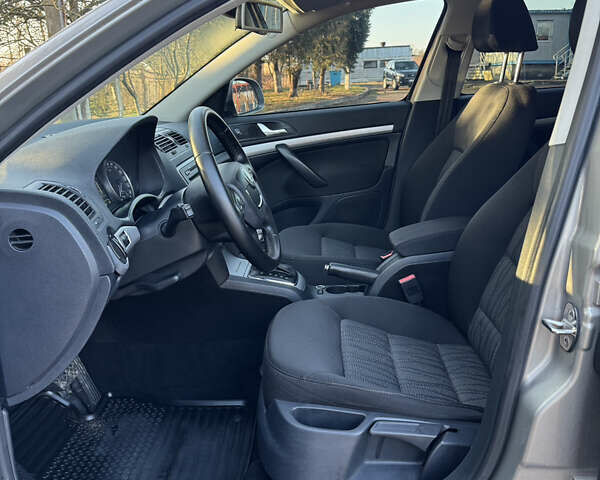 Серый Шкода Октавия, объемом двигателя 2 л и пробегом 277 тыс. км за 8999 $, фото 42 на Automoto.ua