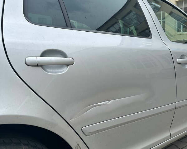 Шкода Октавія 2011 у Харкові на Automoto.ua Сірий Шкода Октавія, об'ємом двигуна 1.6 л та пробігом 232 тис. км за 7500 $, фото 6 на Automoto.ua