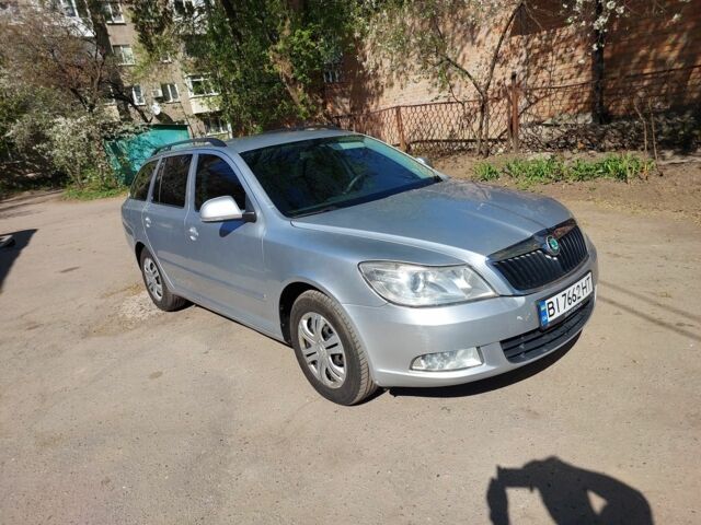 Шкода Октавия 2011 в Полтаве на Automoto.ua Серый Шкода Октавия, объемом двигателя 1.6 л и пробегом 309 тыс. км за 7199 $, фото 2 на Automoto.ua
