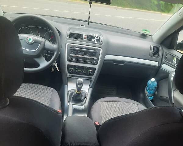 Серый Шкода Октавия, объемом двигателя 1.99 л и пробегом 340 тыс. км за 8150 $, фото 12 на Automoto.ua