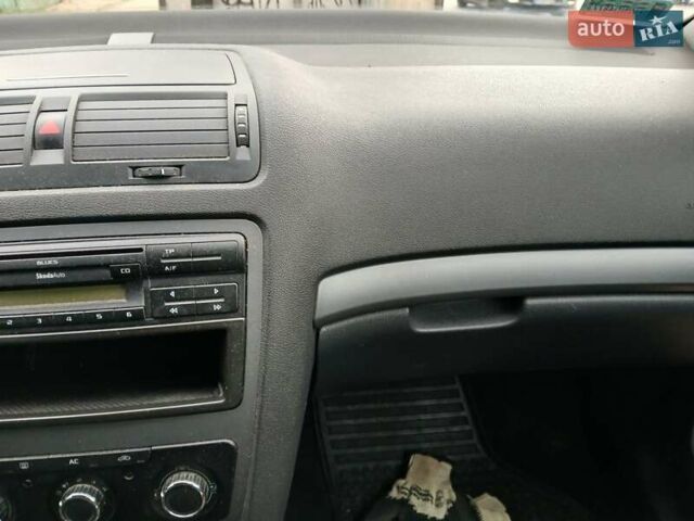 Сірий Шкода Октавія, об'ємом двигуна 1.6 л та пробігом 314 тис. км за 6300 $, фото 9 на Automoto.ua