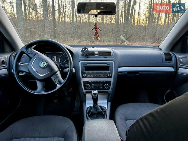 Серый Шкода Октавия, объемом двигателя 1.99 л и пробегом 270 тыс. км за 9000 $, фото 16 на Automoto.ua