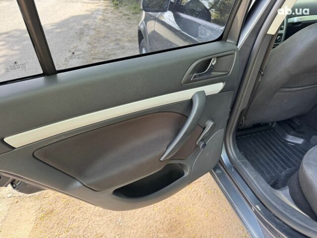 Сірий Шкода Октавія, об'ємом двигуна 1.8 л та пробігом 224 тис. км за 9890 $, фото 21 на Automoto.ua