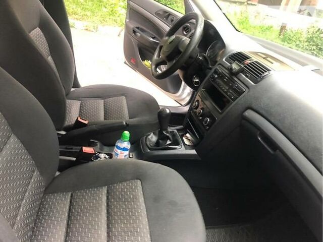 Шкода Октавія 2011 у Чернівцях на Automoto.ua Сірий Шкода Октавія, об'ємом двигуна 1.6 л та пробігом 301 тис. км за 4900 $, фото 15 на Automoto.ua