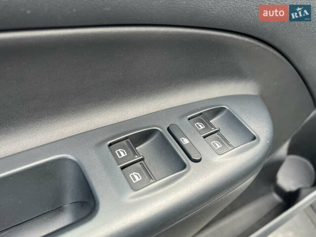 Серый Шкода Октавия, объемом двигателя 2 л и пробегом 211 тыс. км за 13200 $, фото 87 на Automoto.ua