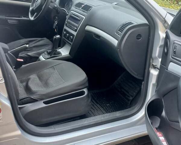 Шкода Октавия 2011 в Львове на Automoto.ua Серый Шкода Октавия, объемом двигателя 1.8 л и пробегом 140 тыс. км за 8500 $, фото 3 на Automoto.ua