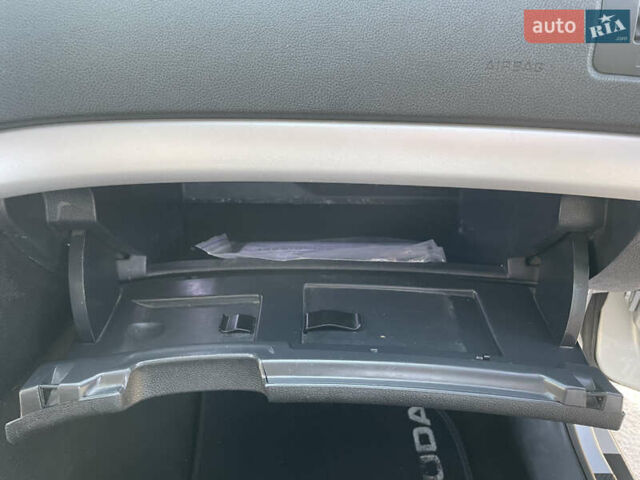 Серый Шкода Октавия, объемом двигателя 1.6 л и пробегом 295 тыс. км за 6800 $, фото 45 на Automoto.ua