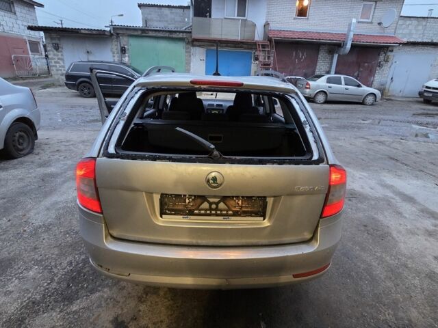 Серый Шкода Октавия, объемом двигателя 1.6 л и пробегом 261 тыс. км за 3500 $, фото 4 на Automoto.ua