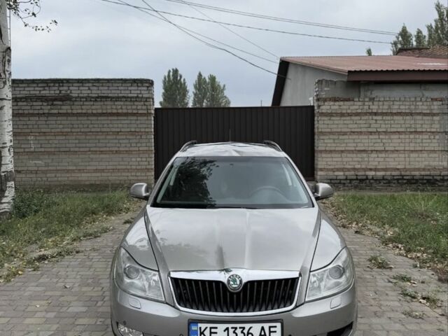 Серый Шкода Октавия, объемом двигателя 1.6 л и пробегом 250 тыс. км за 4400 $, фото 1 на Automoto.ua