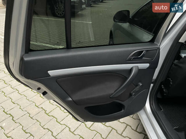 Сірий Шкода Октавія, об'ємом двигуна 1.8 л та пробігом 250 тис. км за 6999 $, фото 15 на Automoto.ua