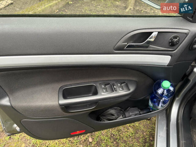 Серый Шкода Октавия, объемом двигателя 1.2 л и пробегом 260 тыс. км за 7050 $, фото 13 на Automoto.ua