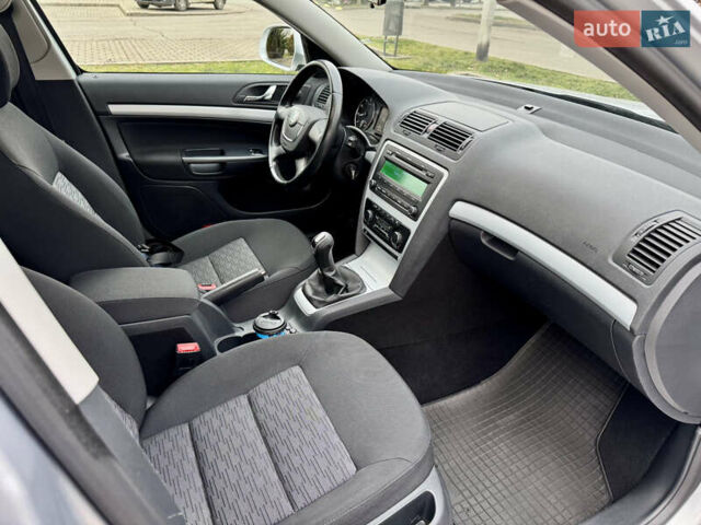 Сірий Шкода Октавія, об'ємом двигуна 1.6 л та пробігом 181 тис. км за 8799 $, фото 23 на Automoto.ua