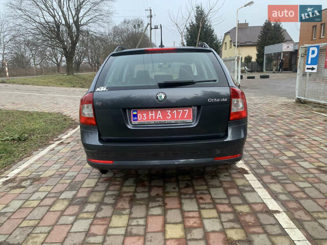 Серый Шкода Октавия, объемом двигателя 1.99 л и пробегом 225 тыс. км за 8900 $, фото 3 на Automoto.ua