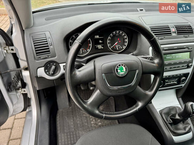 Сірий Шкода Октавія, об'ємом двигуна 1.6 л та пробігом 181 тис. км за 8799 $, фото 9 на Automoto.ua